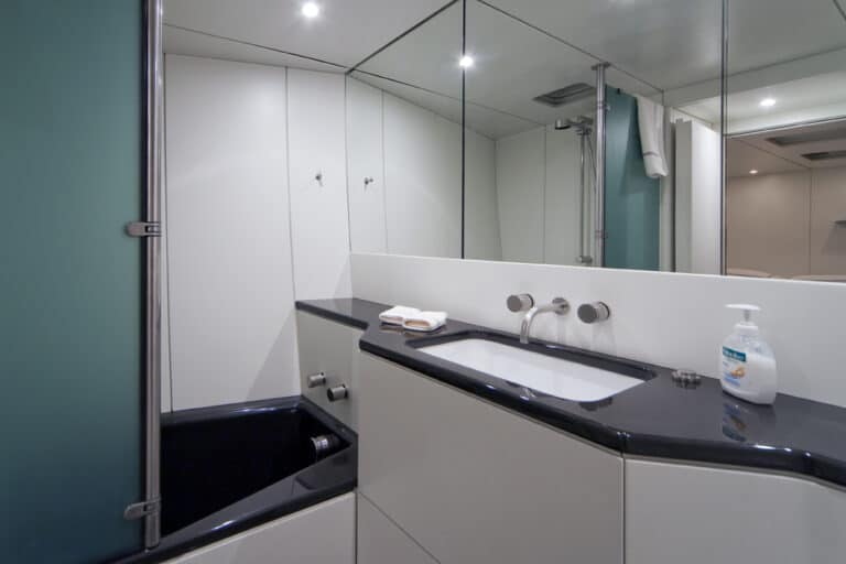 Super Yacht Dark Shadow bathroom 1