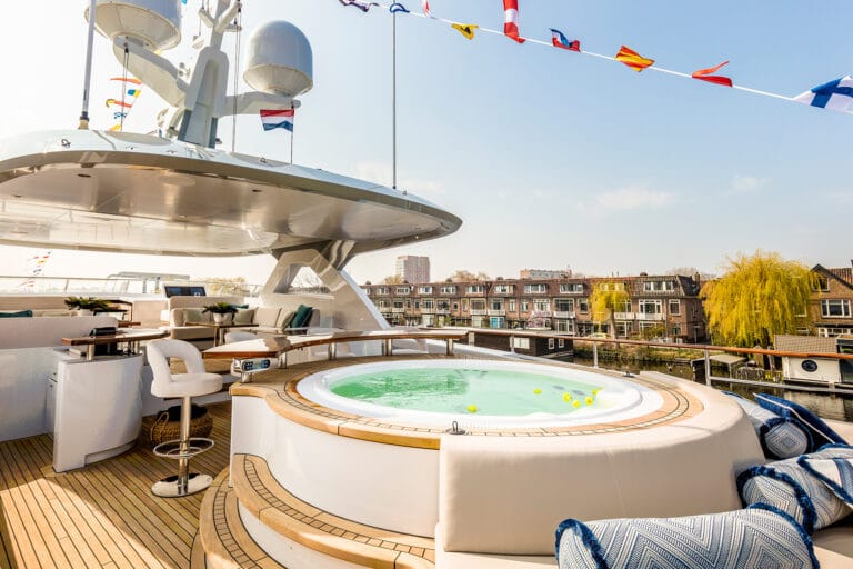 Motor Yacht Calypso Sundeck Jacuzzi