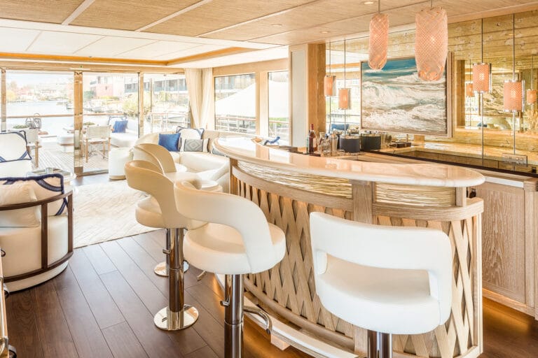 Motor Yacht Calypso Bar