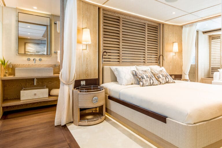 Motor Yacht Calypso Double Stateroom