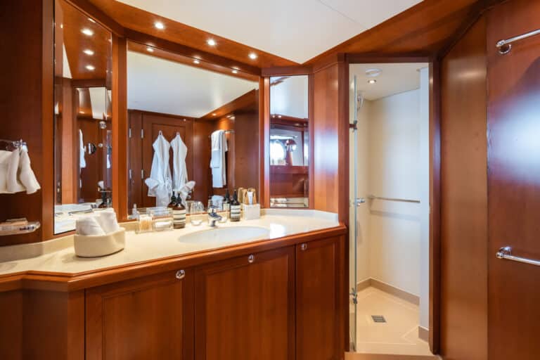 EXMAR-Yachting-Cornelia-cabins-03