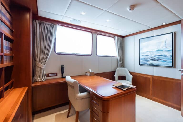 EXMAR-Yachting-Cornelia-cabins-master-03