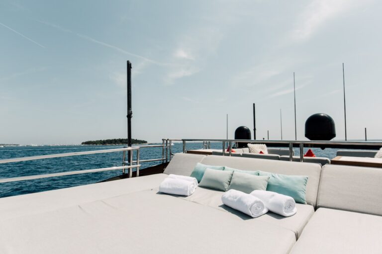 Yacht Bagheera - Sunbathing area