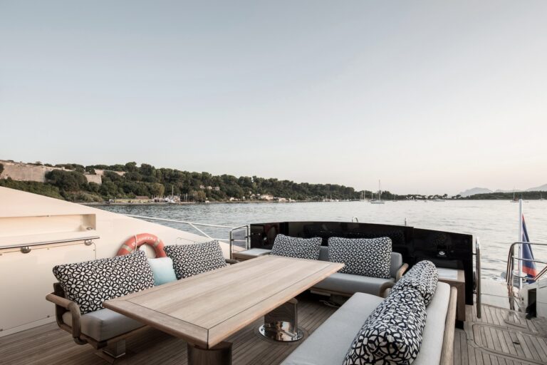 Yacht Bagheera - exterior seating