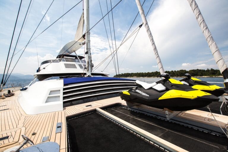 Luxury Catamaran HUTIANE toys