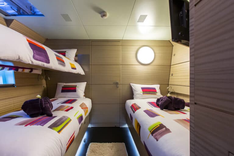 Luxury Catamaran HUTIANE Twin Cabin with bunk bed