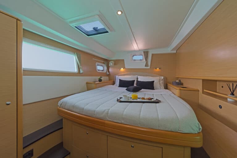 Luxury Sailing Catamaran IDEA! - Master cabin