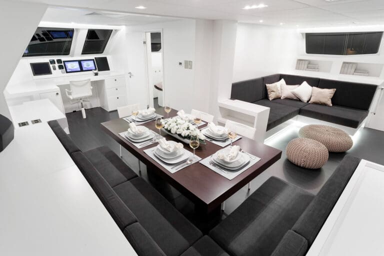 Luxury Catamaran LEVANTE - Dining space