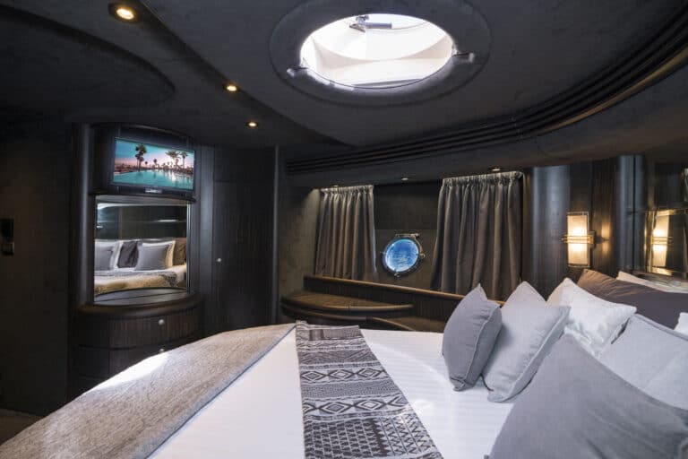 Luxury Motor Yacht MEDUSA VIP Cabin