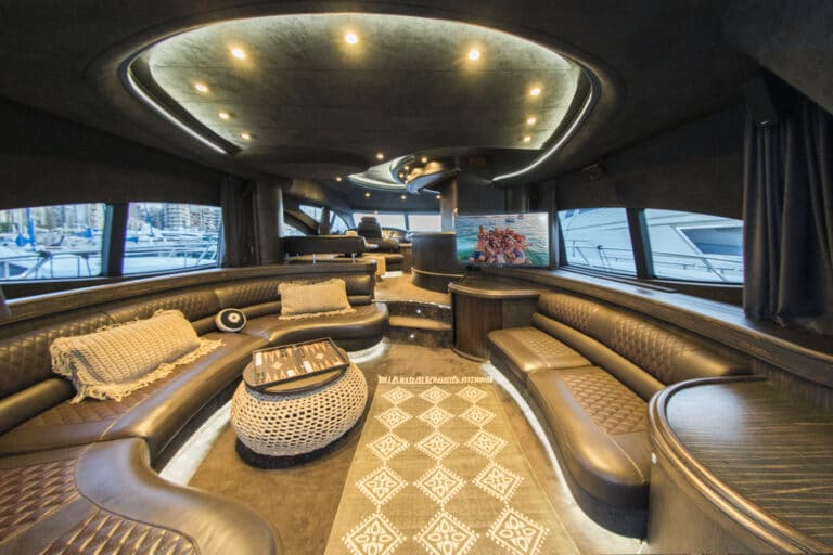 Luxury Motor Yacht MEDUSA Saloon