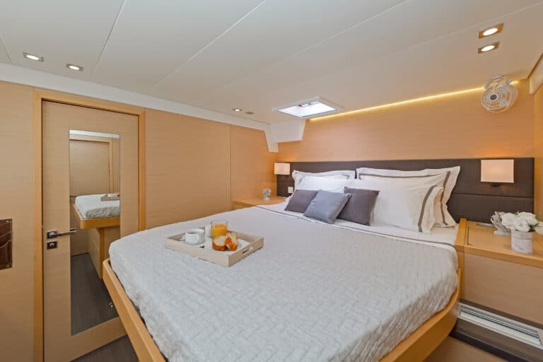 MELITI - Luxury Catamaran Queen cabin