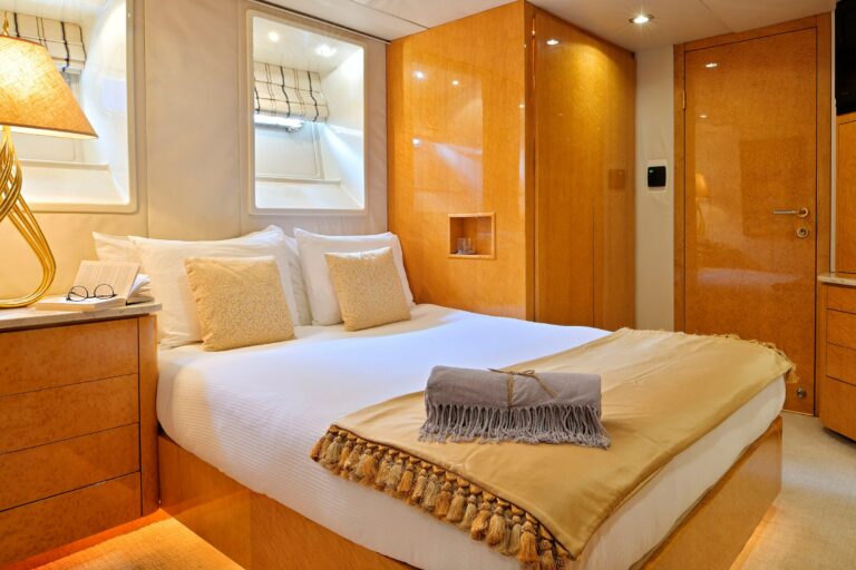 Luxury Motor Yacht MOONRAKER master bedroom