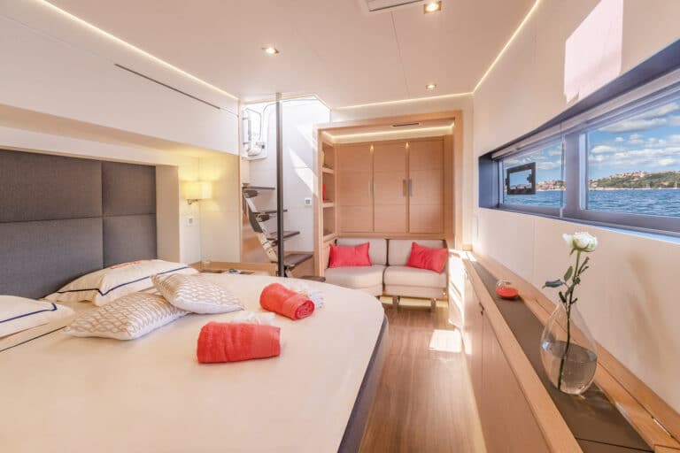 Luxury Catamaran NUMBER ONE - Master Cabin 2