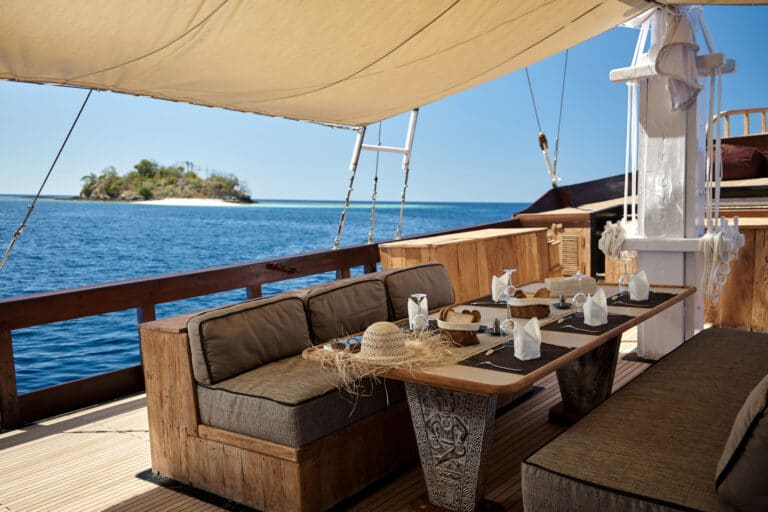 Luxury Phinishi Yacht ORACLE Al Fresco Dining