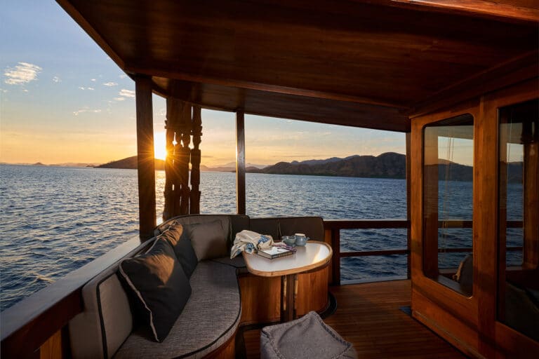 Luxury Phinishi Yacht ORACLE Cosy Corner