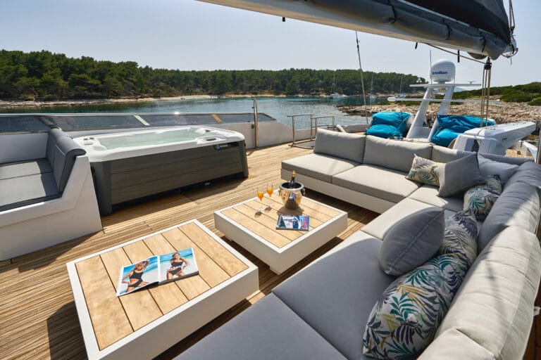 Luxury Motor Yacht SAN LIMI aft deck