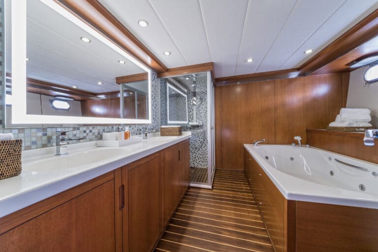 Luxury Motor Yacht SAN LIMI master cabin en suite bathroom