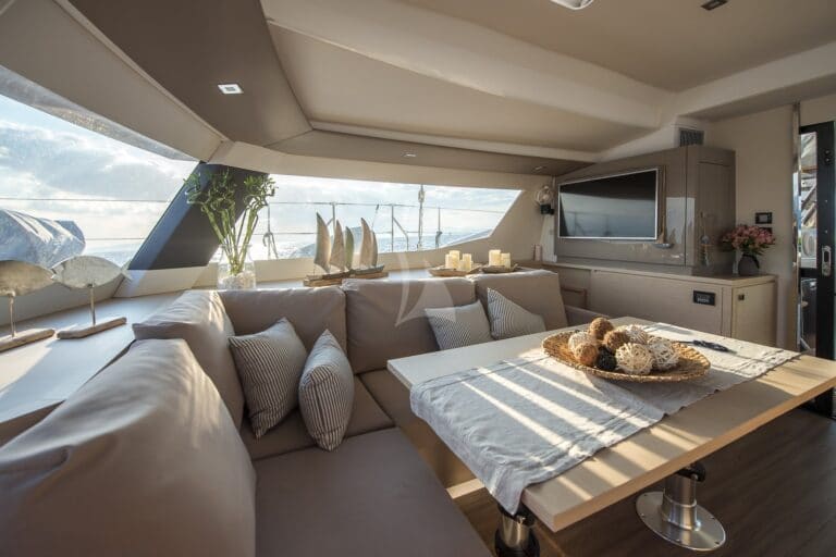 Luxury Yacht SEA ENERGY V - lounge