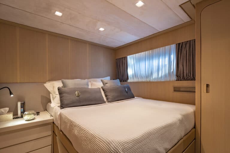 Luxury Motor Yacht SUMMER FUN Bedroom