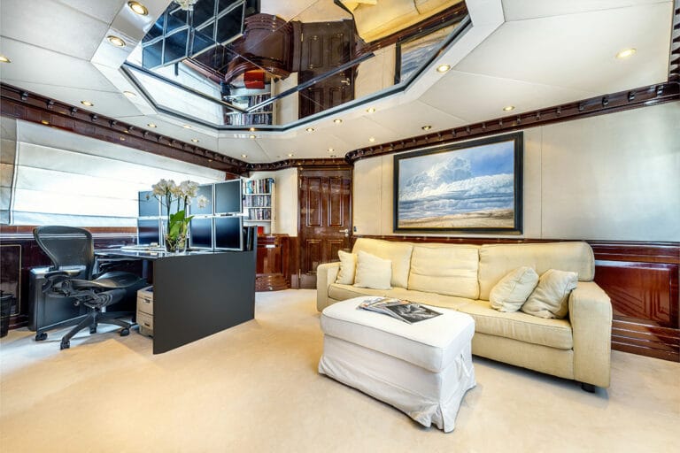 Luxury Motor Yacht SUPERFUN Lounge