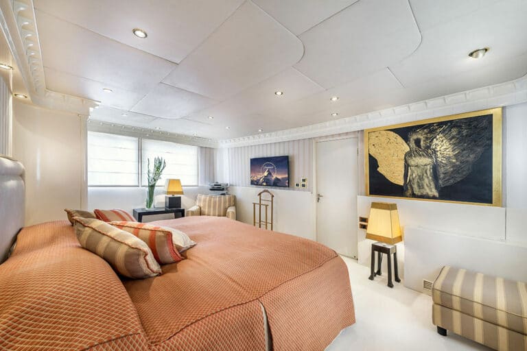 Luxury Motor Yacht SUPERFUN Master Suite 2