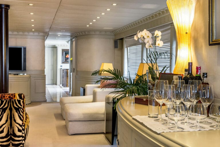 Luxury Motor Yacht SUPERFUN Lounge