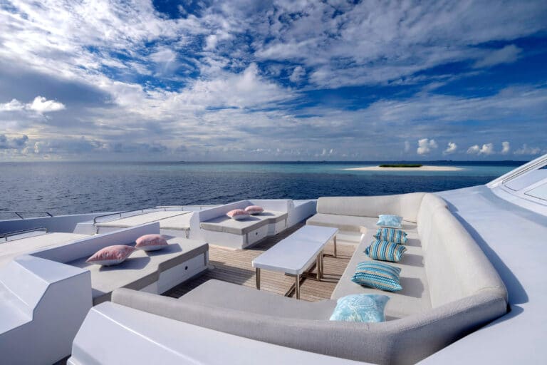 Luxury Motor Yacht SEAREX Sun deck