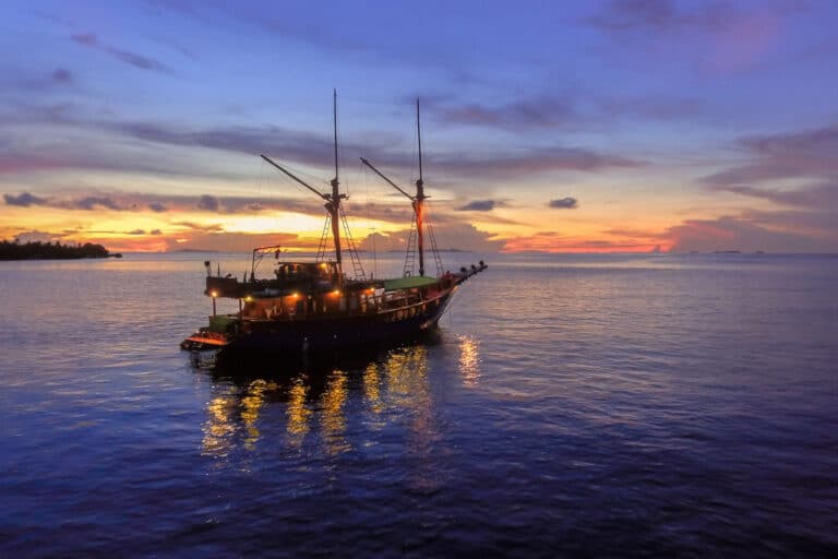 Luxury Phinisi Yacht TIGER BLUE sunset