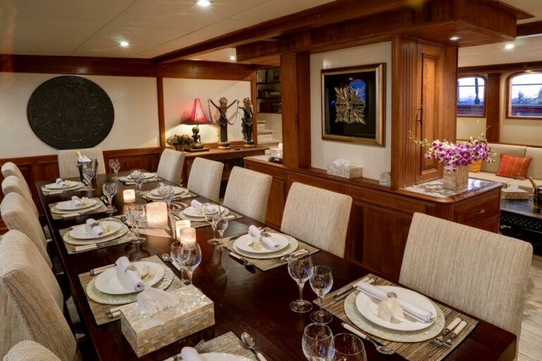 dinner table during charter Bali style Indonesia luxury