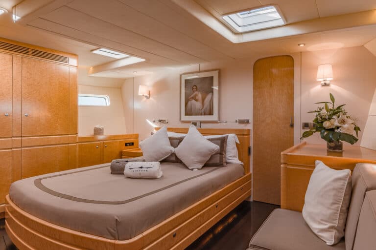 Sailing Yacht GRAND BLEU VINTAGE - cabin