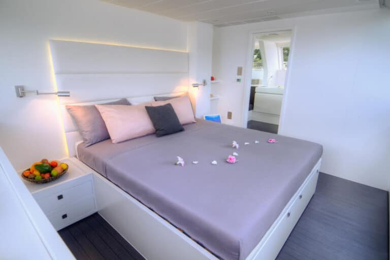 Luxury Catamaran LEVANTE - Master cabin