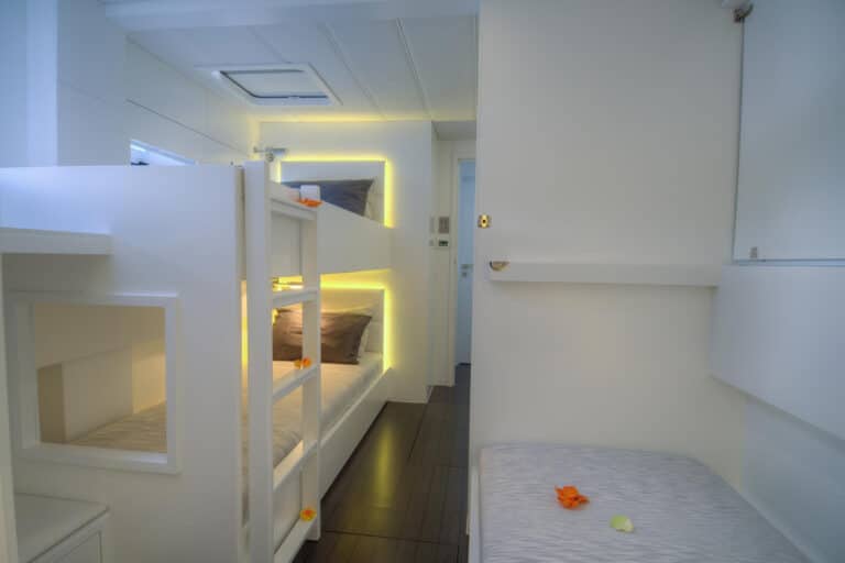 Luxury Catamaran LEVANTE - Twin Cabin