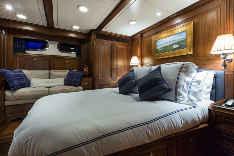 Luxury Sailing Yacht MARAE - Master cabin