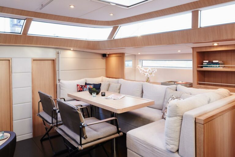 Sailing Yacht PH3 interior