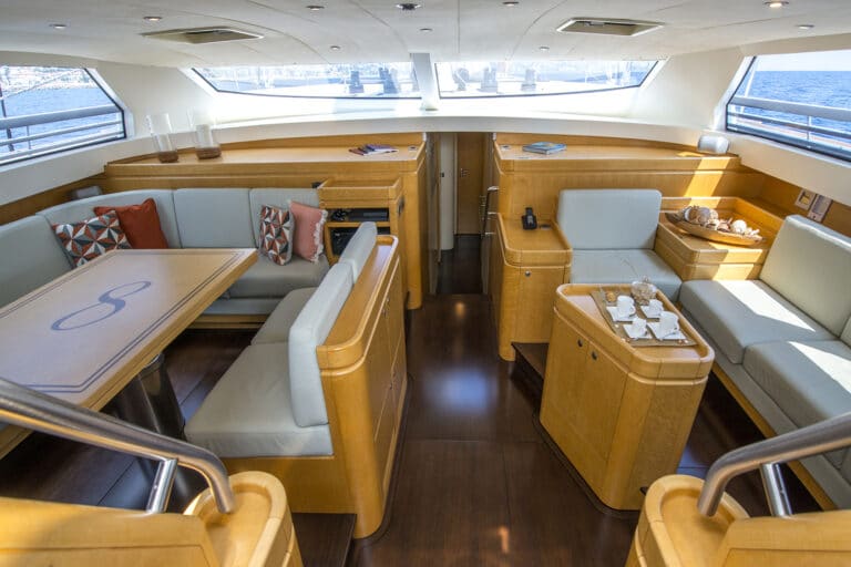 Luxury Yacht LADY 8 - Salon from cockpit