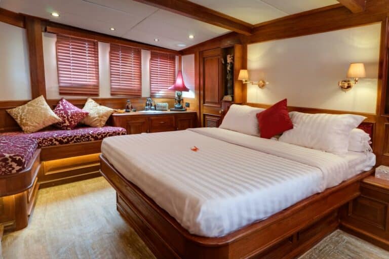 Master Cabin on MUTIARA LAUT Indonesia