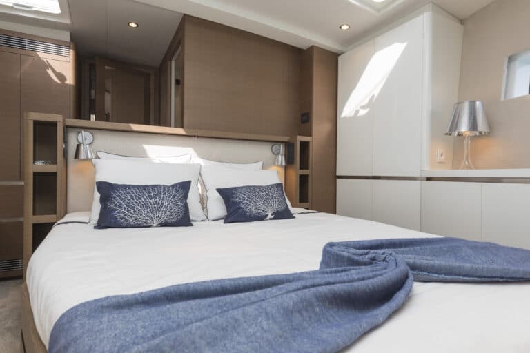 Luxury Yacht Allegro - Master Cabin