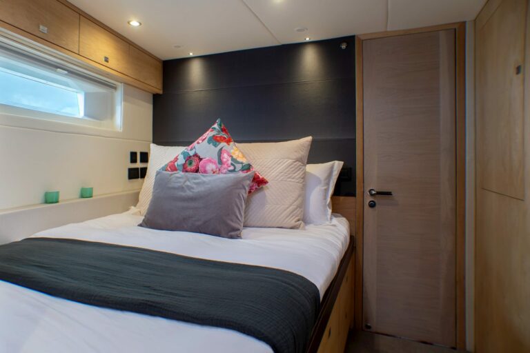 Champagne Hippy Luxury Sailing Yacht - Cabin 2