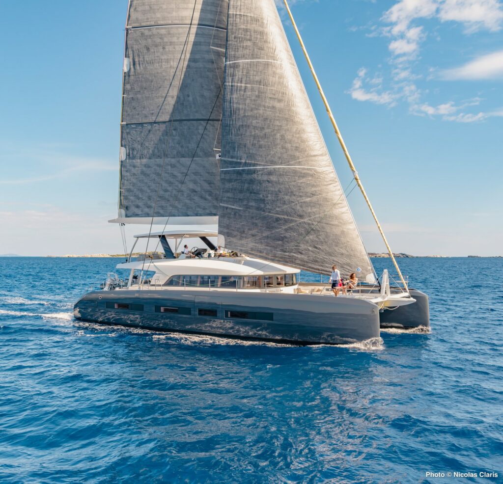 Luxury Catamaran Early bird - Sailing