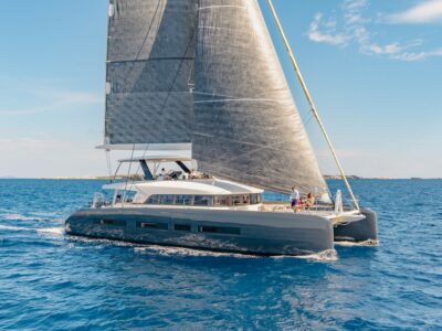 Luxury Catamaran Early bird - Sailing