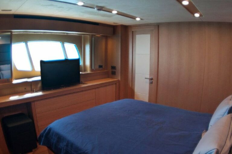 115-2011-Sunseeker-34-Metre-Yacht-42