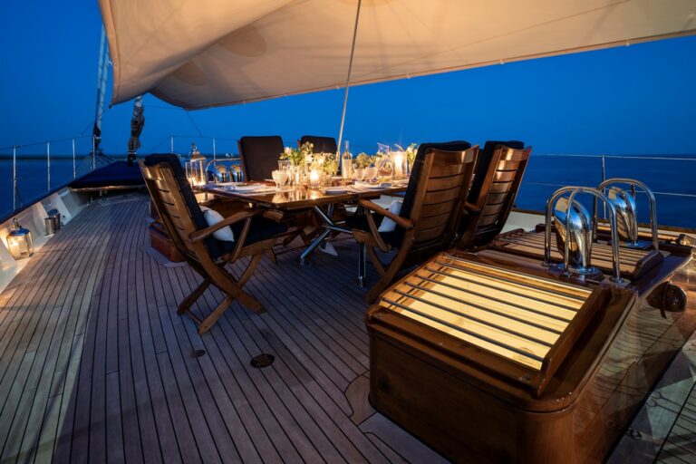 DINING ON DECK, ALEXA