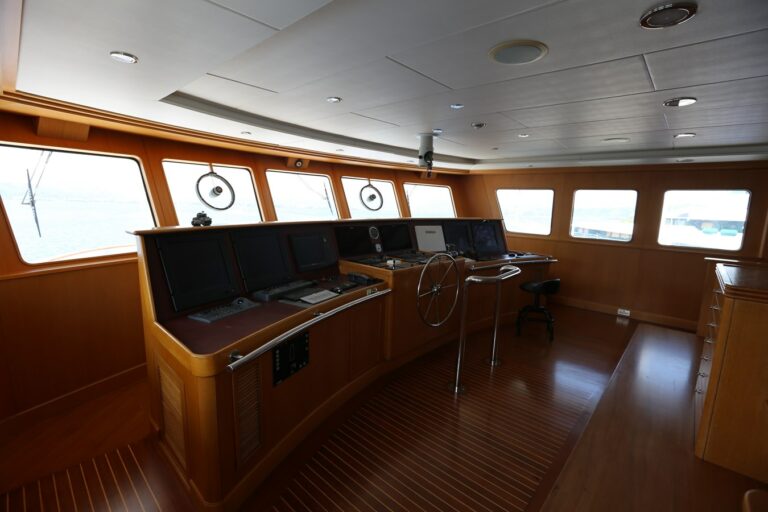 40m fishing expedition yacht - SEA HUNTER