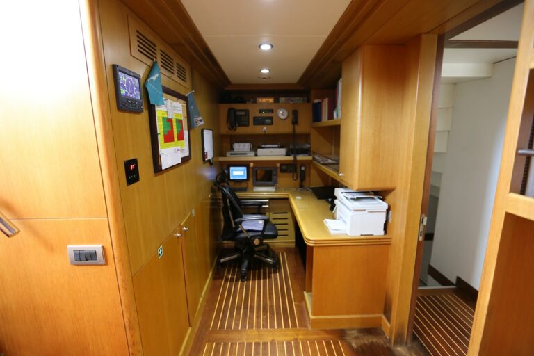 40m fishing expedition yacht - SEA HUNTER