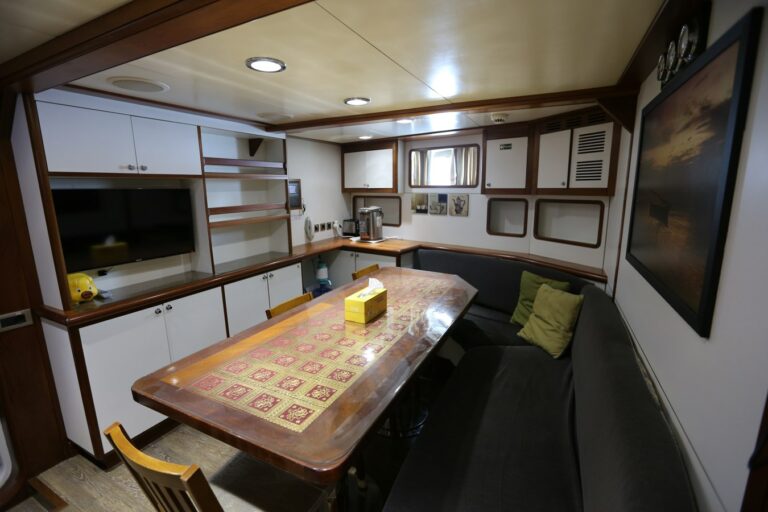 40m fishing expedition yacht - SEA HUNTER