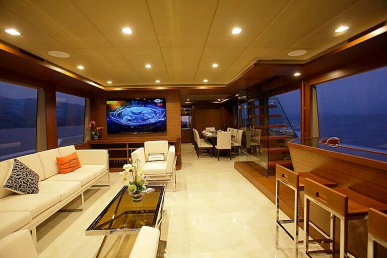 Upper Lounge