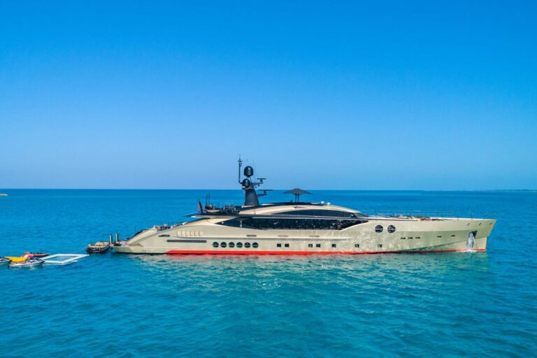177_PALMERJOHNSON_DB9_PRINT-28