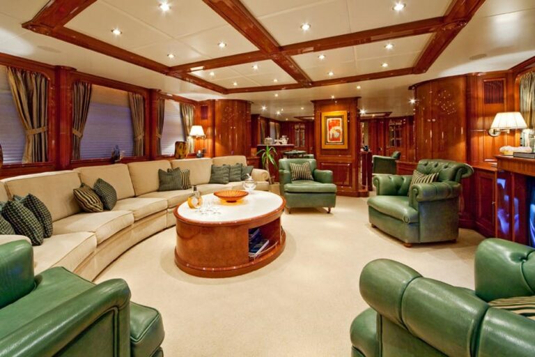 Sea Century Benetti classic 115 yacht entrance salon