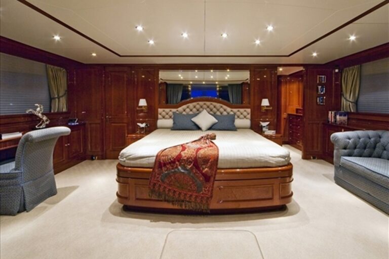 Sea Century Benetti classic 115 yacht master stateroom 2