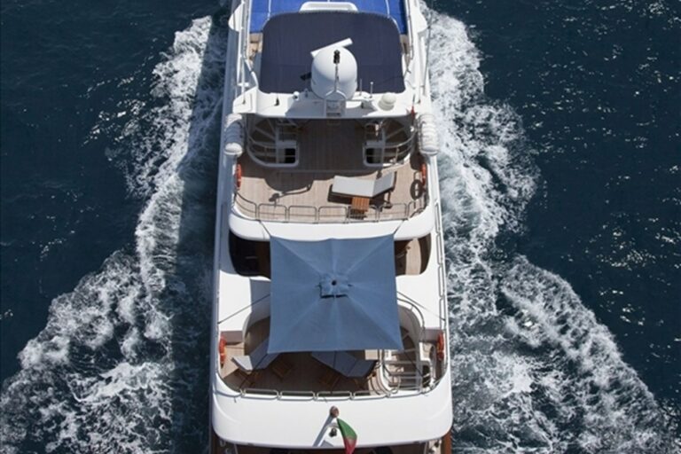 Sea Century Benetti classic 115 yacht decks